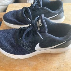 Nike Flex Contact Running Shoes